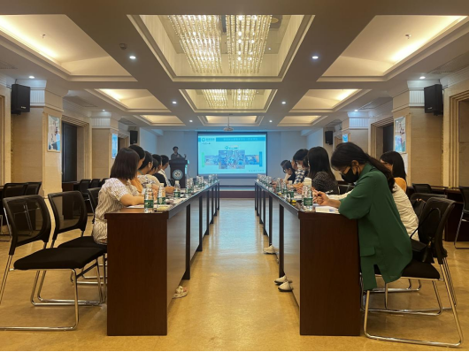     2022年5月26日下午，学生处刘艳副处长、3044永利副主任谭杰文教授、党总支副书记刘静丽老师等一行12人赴广州慈惠医院开展访企拓岗促就业专项行动，与广州慈惠医院院长虞容豪教授、朱贤安副院长、医务科张春斌科长等就学校医院协同育人促就业等事项进行了交流讨论。 座谈会现场 首先，虞院长对我校来访表示热烈的欢迎，介绍了广州慈惠医院概况、发展历程与医院特色；同时还向大家介绍了广州慈惠医院的专家教授，强调了重症...