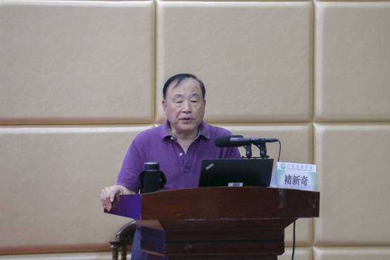 褚新奇教授-大场景 (2).jpg